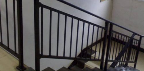 组装楼梯护栏.png
